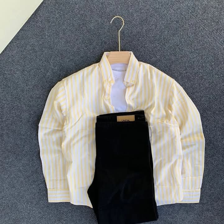 Line shirt and plan pant combo in cute colour