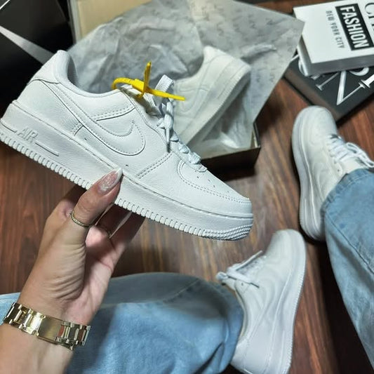 Simple and stylish nike shoes✔️